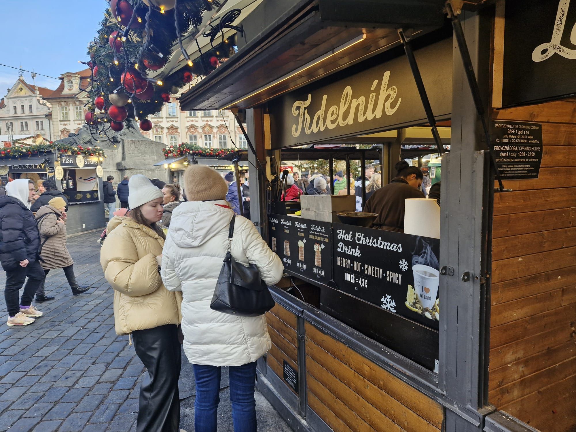 praha-trhy-staromestske-namesti-vanoce.jpeg