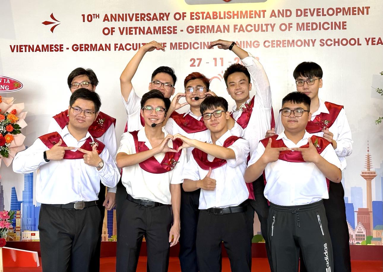 sinh-vien-y-khoa-viet-duc-17010916883592142684715.jpg