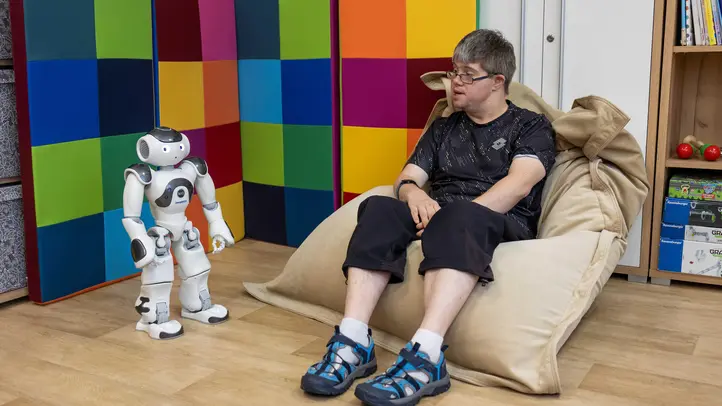 socialni-robot-ai-jablonec-nad-nisou-turnov-liberecky-kraj.webp