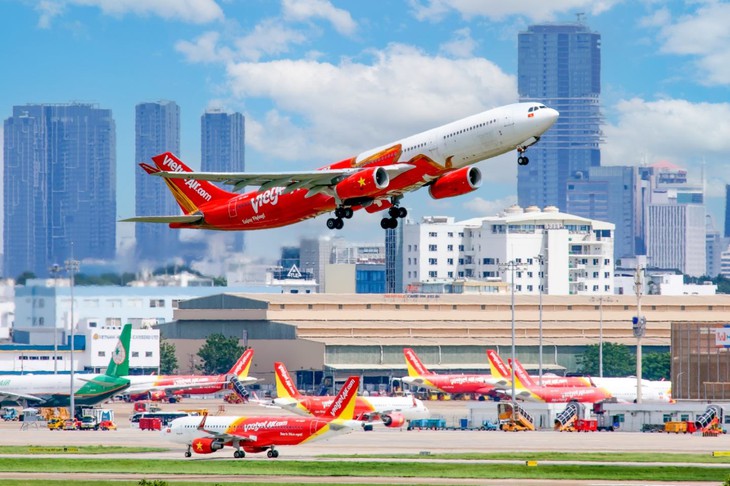 tau-bay-vietjet-2-17802315014331441437207.jpg