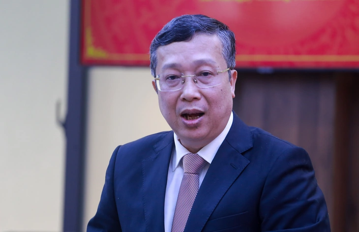 thu-truong-hoang-trung-1739442590310852883479.webp
