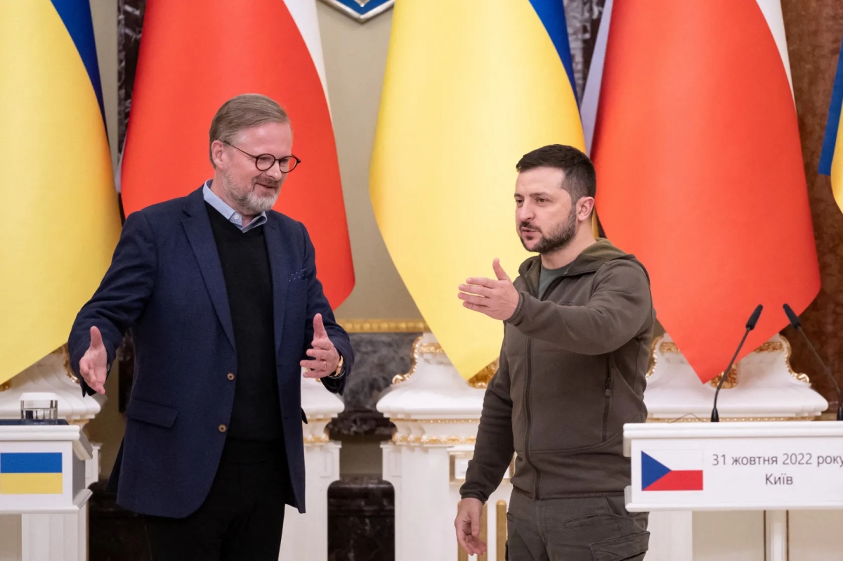 thu_tuong_sec_fiala_va_tong_thong_ukraine_zelenskyi_anh_reuters_20240629052903.jpg