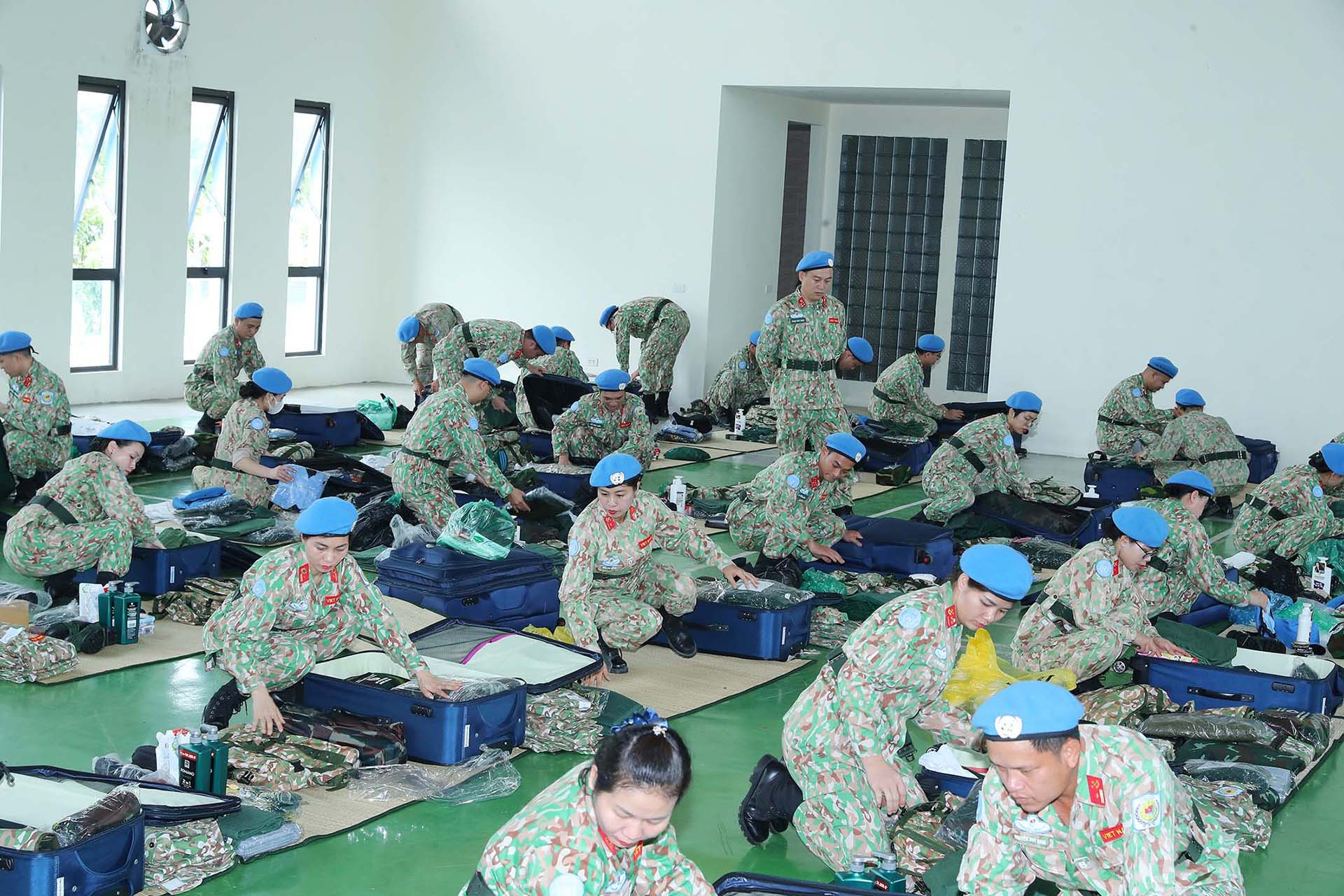 thuong-tuong-phung-si-tan-kiem-tra-cong-tac-chuan-bi-le-xuat-quan-bvdc26-va-dcb3-12-2937.jpg