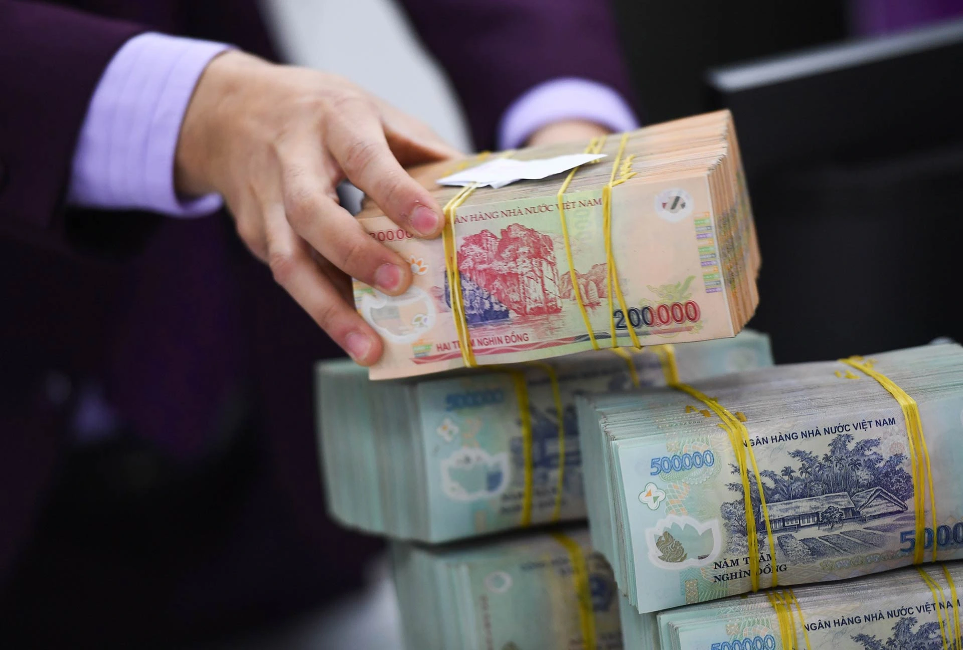 tien-nam-khanh-35-96694-1730446075347-17304460765782074100133.webp