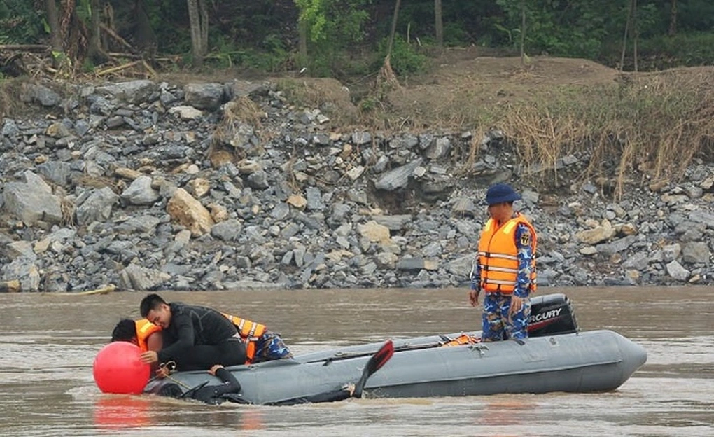 tim-kiem-nan-nhan-cau-phong-chau-1728030145398.webp