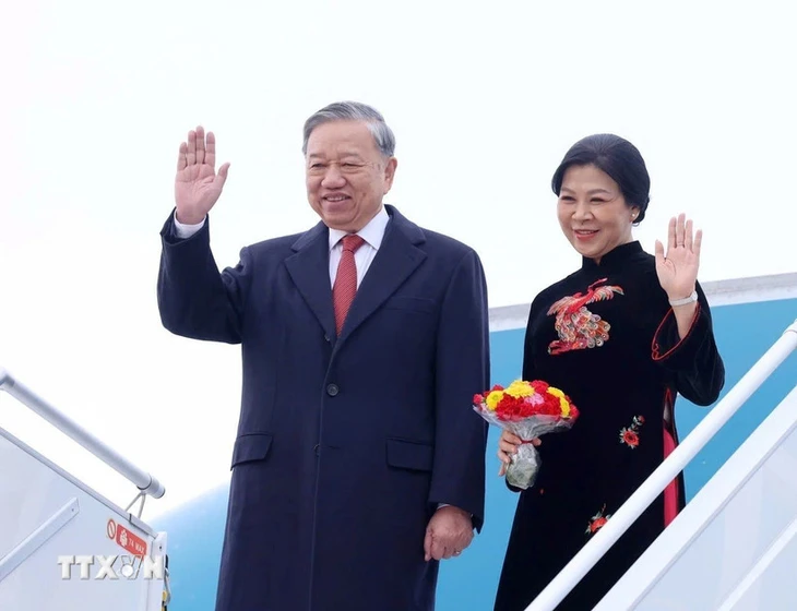 tong-bi-thu-phu-nhan-17614771488891026115797.jpg.webp