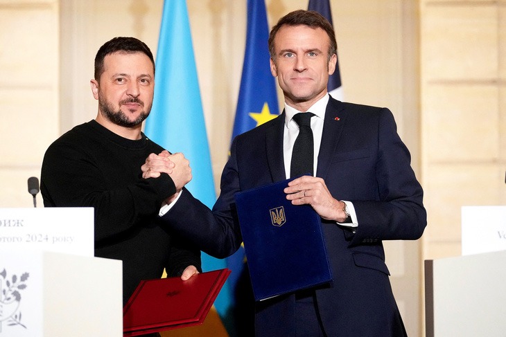 tong-thong-macron-phai-new-read.jpg