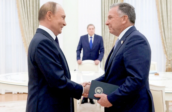 tong-thong-nga-vladimir-putin-don-dac-phai-vien-my-17545281673431310367287.jpg.webp