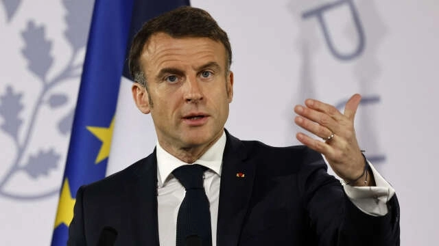 tong_thong_phap_emmanuel_macron_da_ban_hanh_luat_nhap_cu_vao_thu_sau_ngay_26_thang_1_anh_huffingtonpost_20240129050641.webp