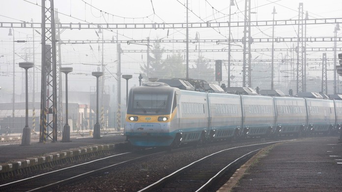 train.jfif