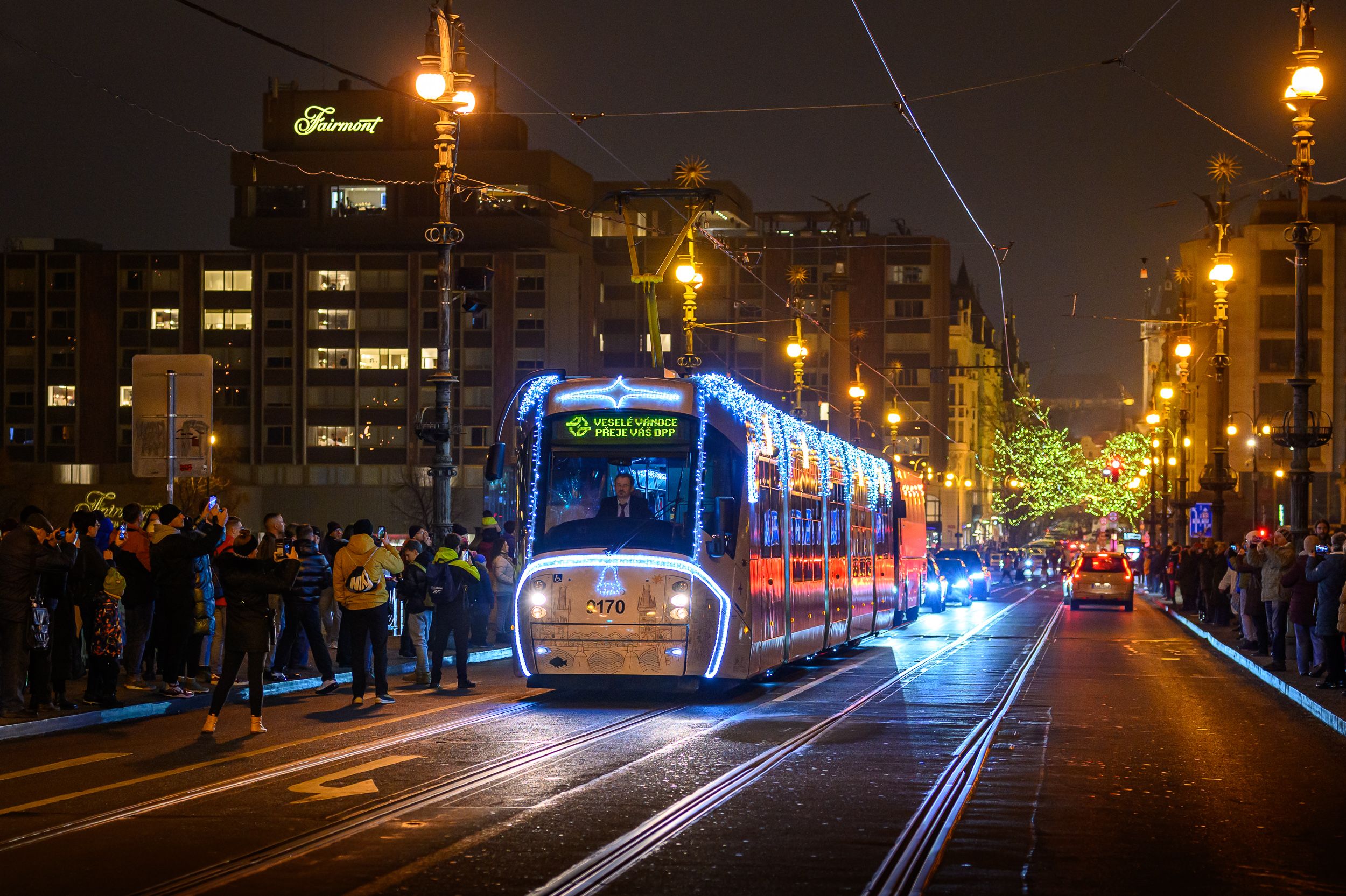 tramvaj-vanoce-dpp-10.jpeg