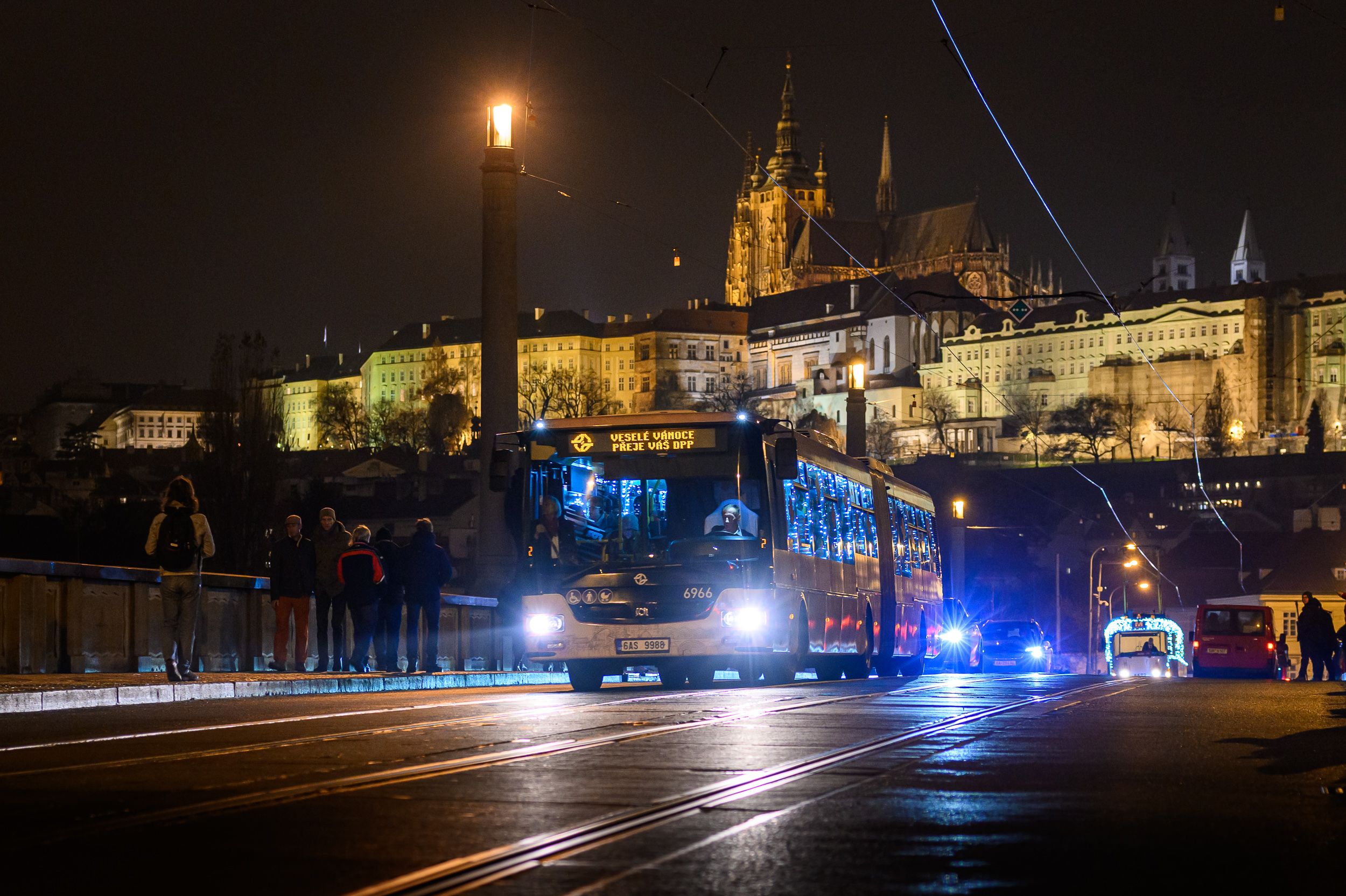 tramvaj-vanoce-dpp-11.jpeg