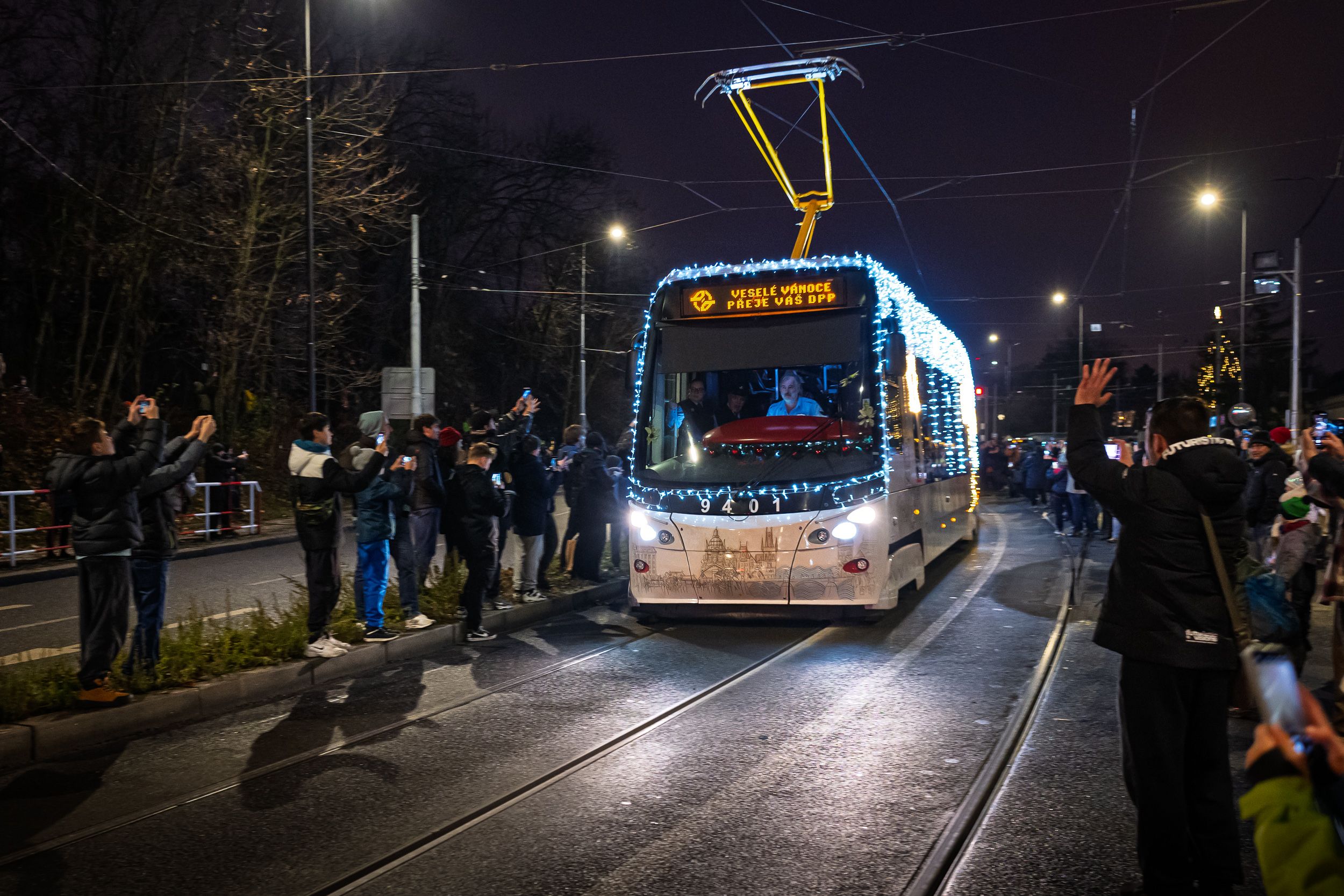 tramvaj-vanoce-dpp-19.jpeg