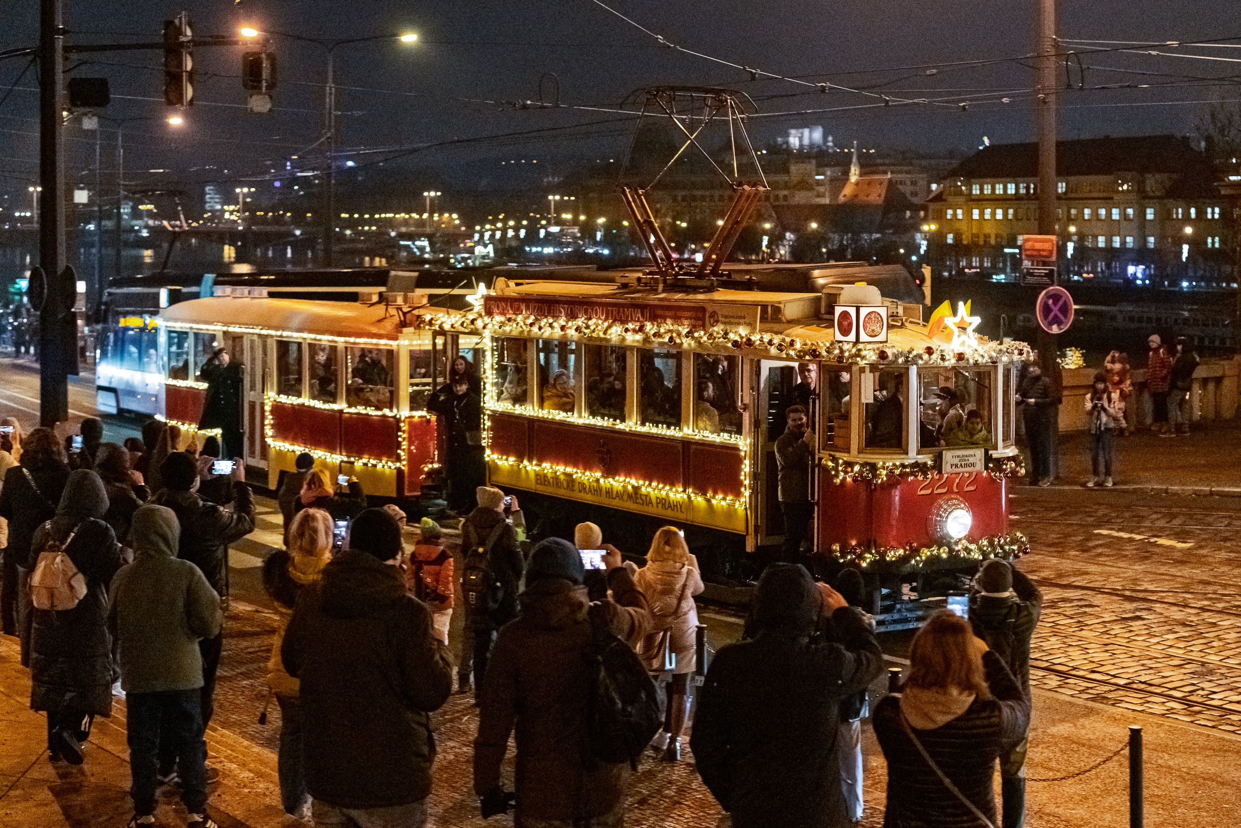 tramvaj-vanoce-dpp-6.jpeg