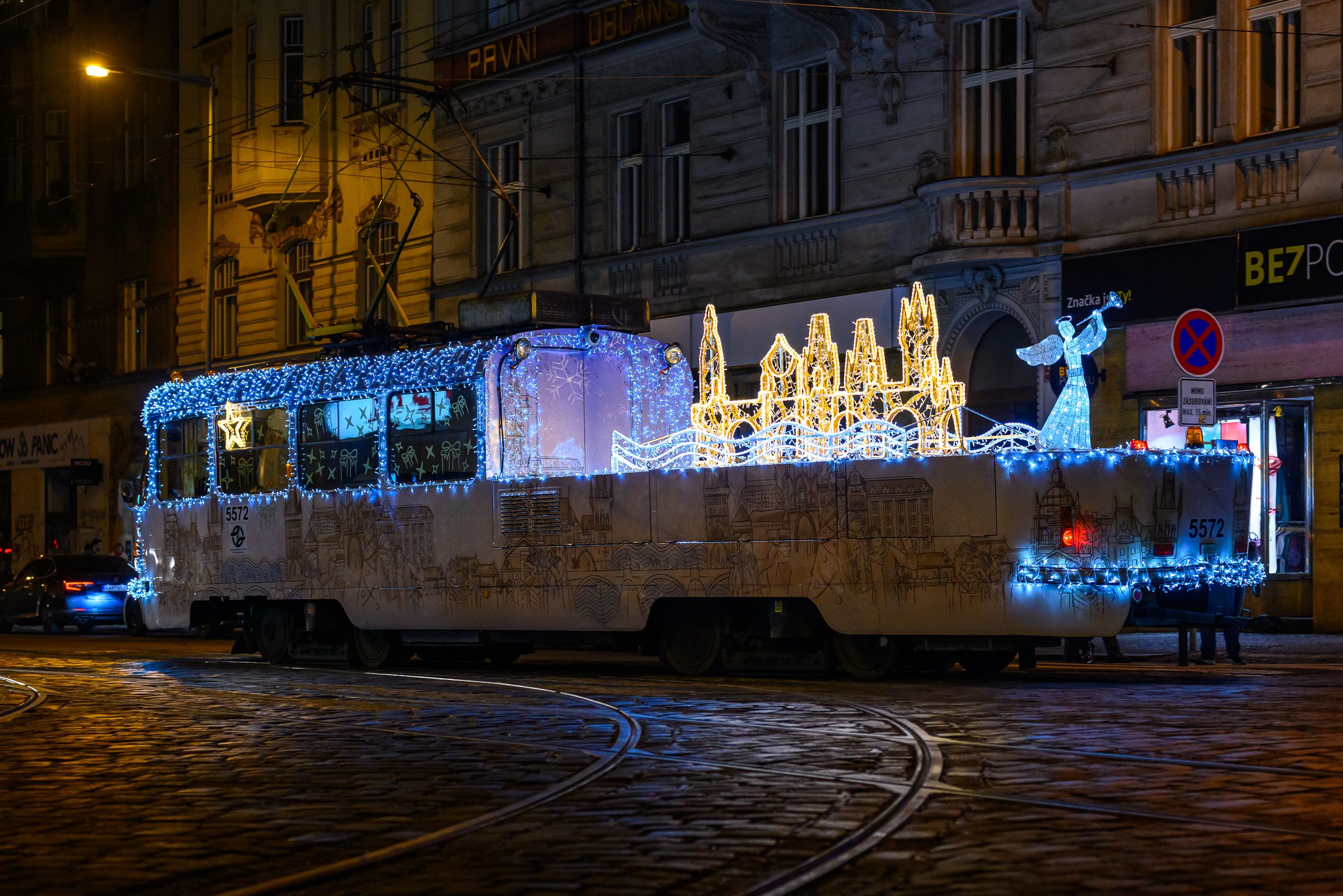 tramvaj-vanoce-dpp-8.jpeg