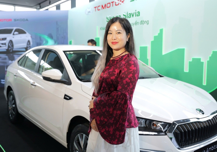 tren-ghe-skoda-slavia-bui-mai-linh-17577765232345187833.jpg