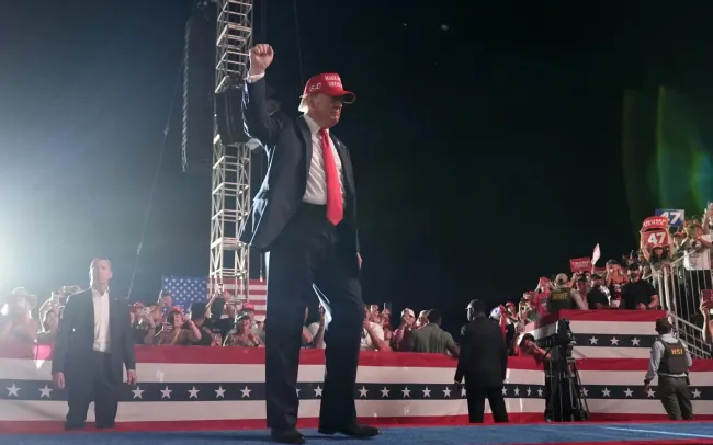 trump-48990300463008392874329-78744980819270056472885.webp