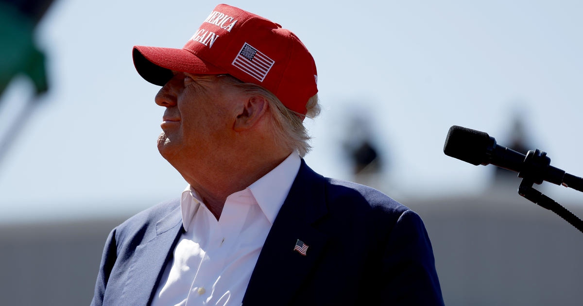 trump_van_dong_tranh_cu.jpg