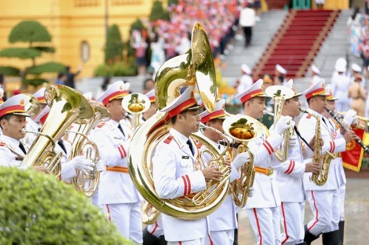 ttmy-nhin-lai-5-15044442.webp