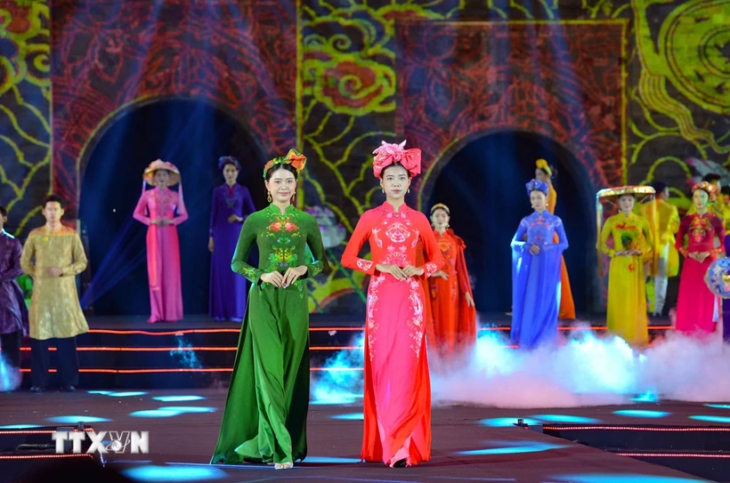 ttxvn-ao-dai-7910.jpg.webp