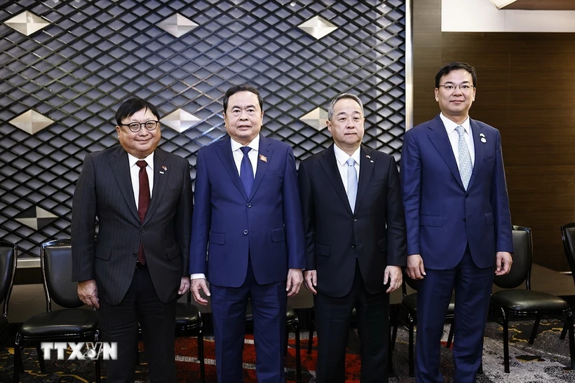 ttxvn-chu-tich-quoc-hoi-tran-thanh-man-lam-viec-voi-2-dong-chu-tich-ub-kinh-te-nhat-viet-3-2383.jpg.webp