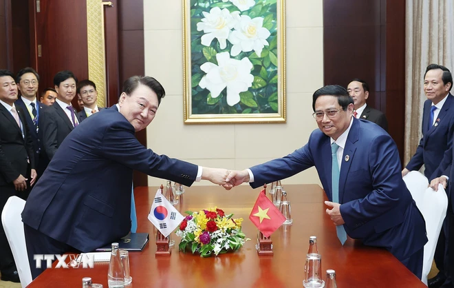 ttxvn-thu-tuong-pham-minh-chinh-gap-tong-thong-han-quoc-yoon-suk-yeol-1010-2-4917.jpg.webp