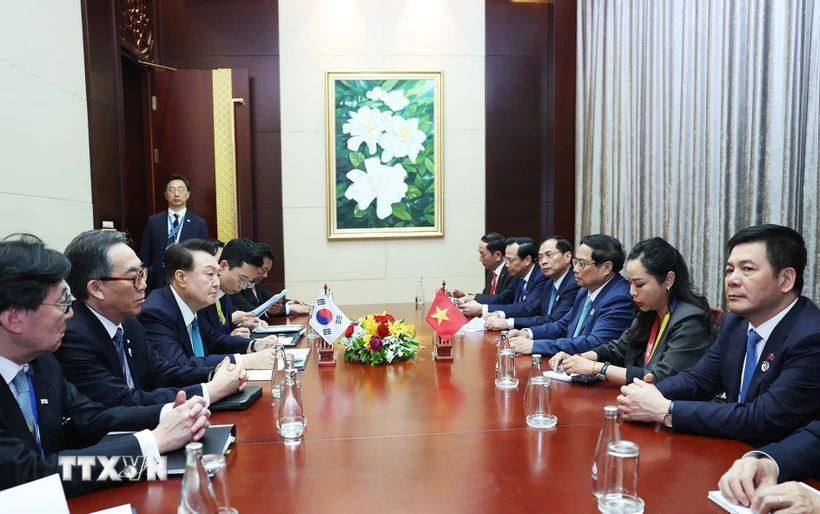 ttxvn-thu-tuong-pham-minh-chinh-gap-tong-thong-han-quoc-yoon-suk-yeol-1010-3-2878.jpg.webp
