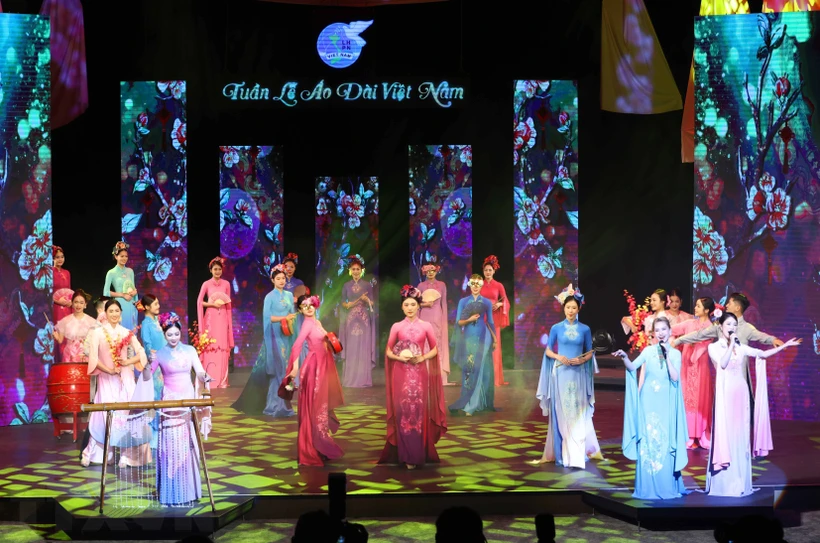 ttxvn-tuan-le-ao-dai-2902-1-5766.jpg.webp