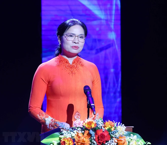 ttxvn-tuan-le-ao-dai-2902-2-176.jpg.webp