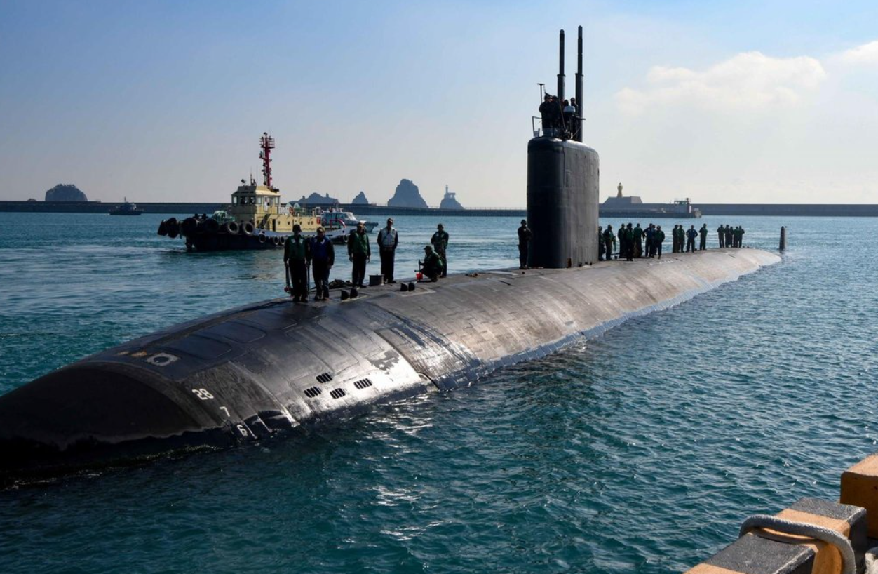usnuclearsubmarine1712-17027873558941846762657.png