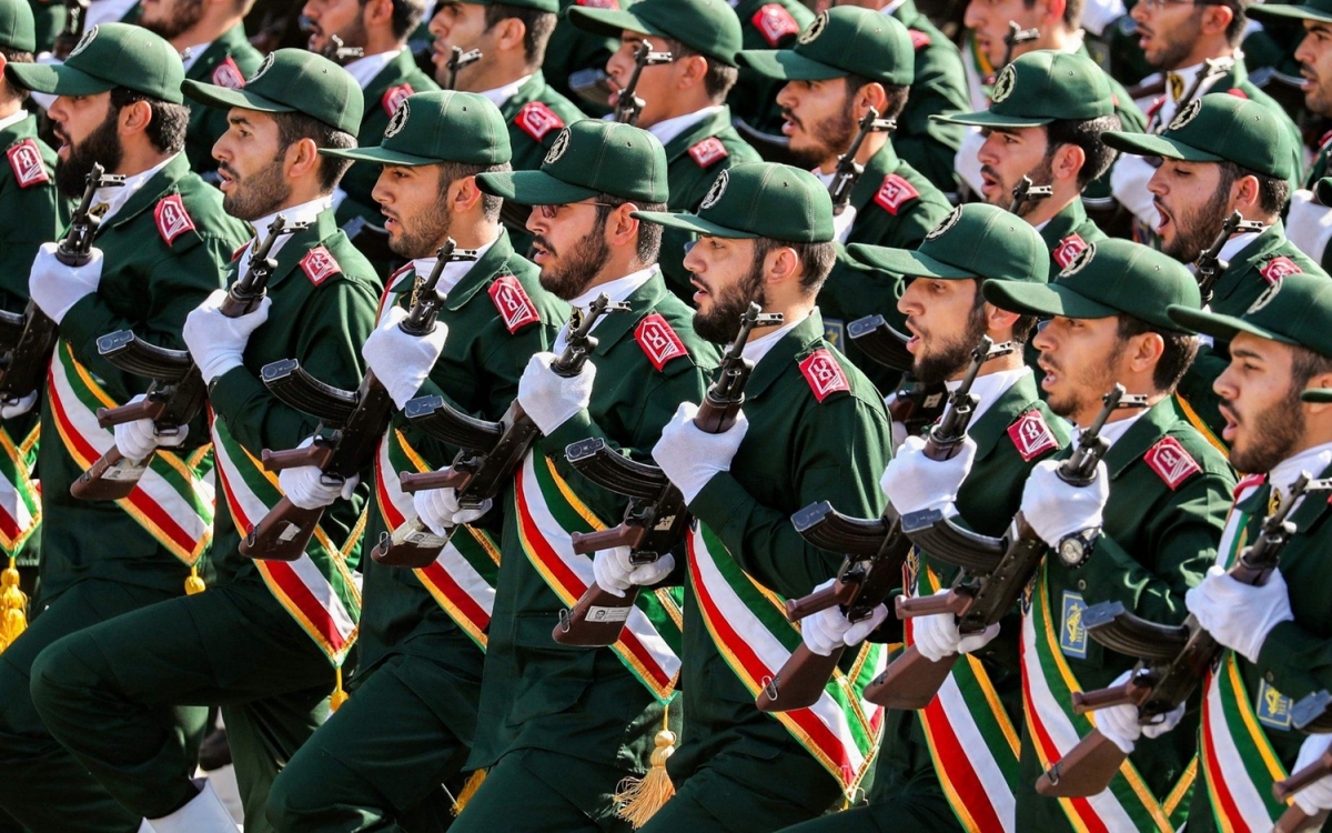 ve binh cach mang Iran, ve binh Iran -bbc.jpg