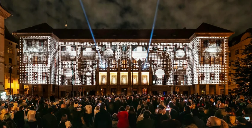 videomapping-on-pragues-municipal-library-in-2023-photo-facebook-signal-fes-yayrb.webp