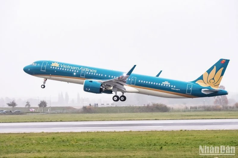 vietnam-airlines-trien-khai-he-thong-giai-tri-khong-day-cho-toan-bo-may-bay-a321-1779.jpg.webp