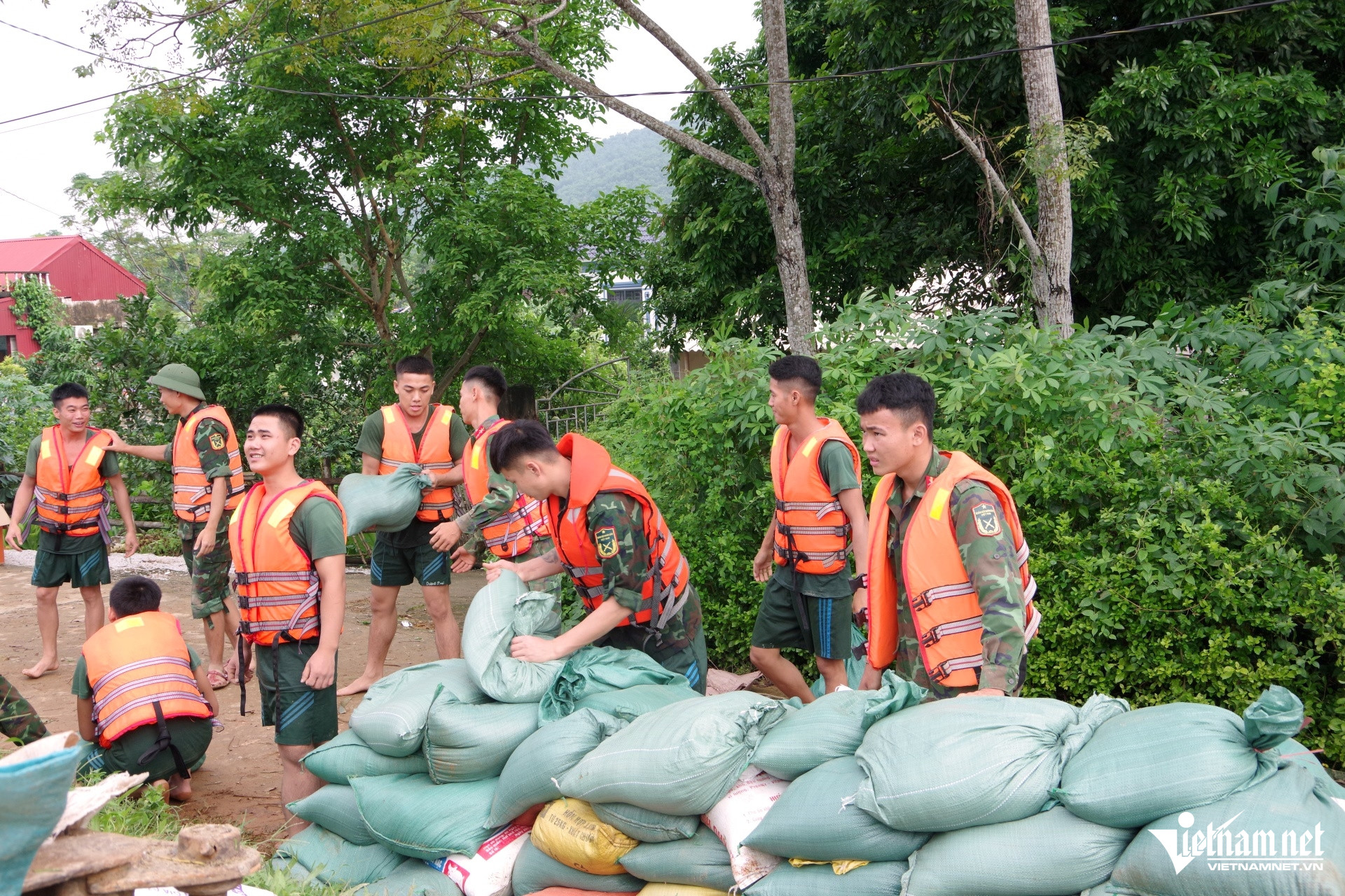 w-a6nuoc-tham-qua-than-de-5316.jpg