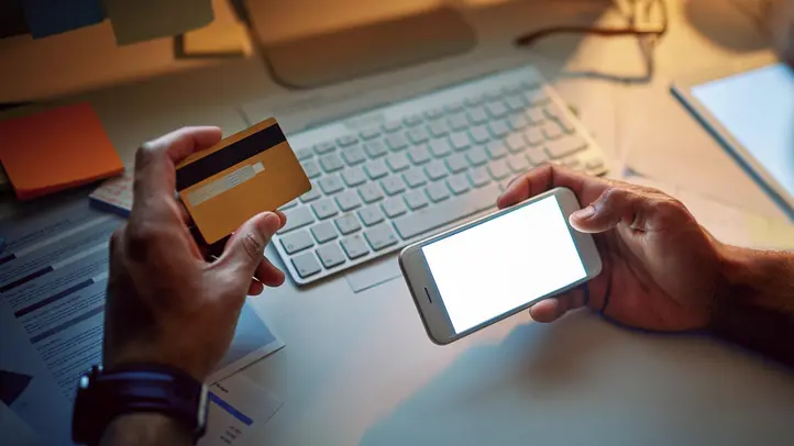 xpodvod-pc-karta-kreditka-internet-finance-platba-placeni-bankovnictvi.webp