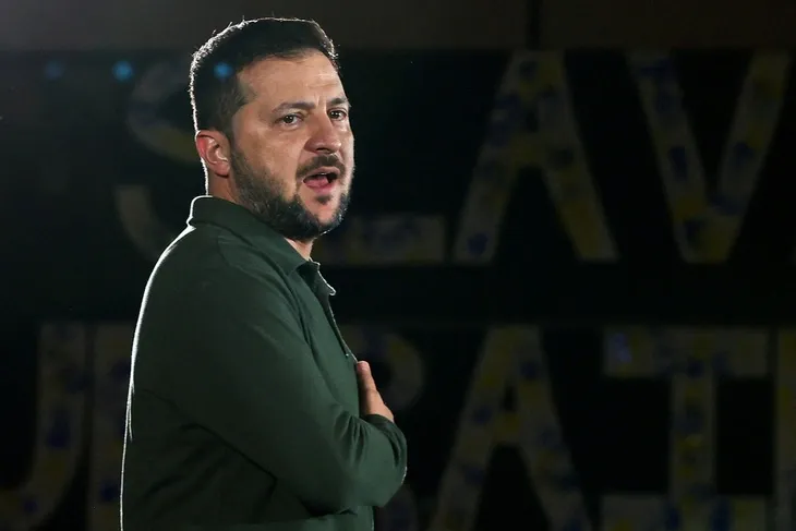 zelensky-ukraine-16956115412021053038528.webp